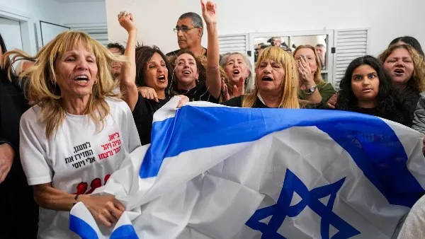 70% من الإسرائيليين يرون ضرورة تنفيذ المرحلة الثانية من صفقة التبادل مع حماس