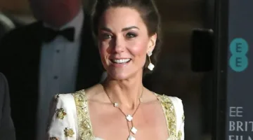 أزياء ومجوهرات نجحت بالمصادفة وتحولت إلى أيقونات