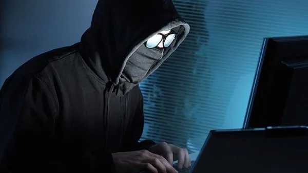 احذر.. الحبس 6 أشهر وغرامة 50 ألف جنيه عقوبة النصب الإلكتروني بالقانون