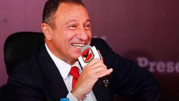 الخطيب يتوج بجائزة التميز الرياضي أفضل رئيس ناد