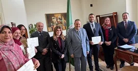 السفير خليل الذوادي يسلم شهادات المُشاركة في البرنامج التدريبي حول “الذكاء الاصطناعي AI”
