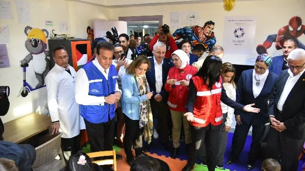 الصحة تطلع الجامعة العربية والاتحاد الأوروبي على الخدمات المقدمة للفلسطنيين بمستشفى العريش
