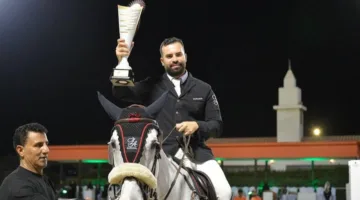 النجيفي يتوج بلقب بطولة الجائزة الكبرى في السعودية
