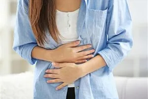 النزلة المعوية قد تكون أخطر مما تظن، هذه العلامات لا تتجاهلها