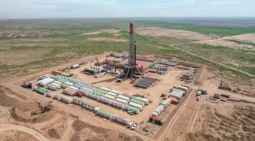 انقطاع الكهرباء يوقف أكثر من 30 بئراً نفطية عن العمل جنوبي العراق