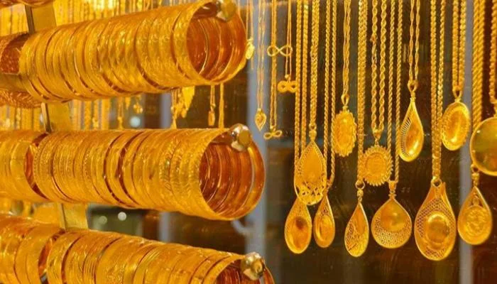 بعد التقلبات الحادة ، يتجاوز سعر الذهب 21 قيراط 4000 جنيه