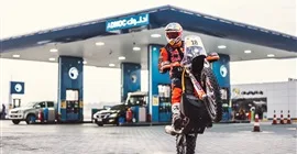 بعد مرور 29 عاماً على التعاون المستمر.. رالي أبوظبي الصحراوي أكثر استدامة مع “أدنوك”
