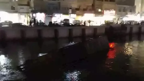 حقيقة غرق جزئي لكوبري عائم بكفر الدوار .. إيه قصته ؟