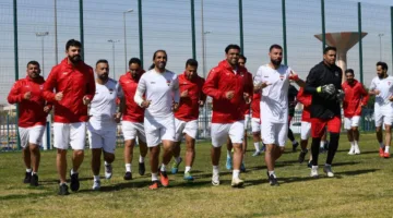 حكيم شاكر يعلن تشكيلة منتخب قدامى اللاعبين للقاء اليمن