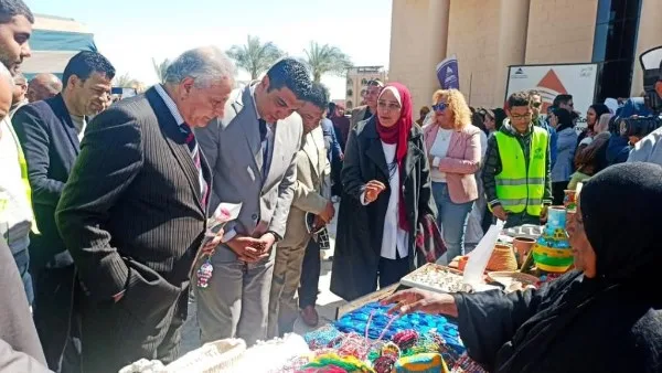 محافظ أسوان يهنئ فريق مكتبةمصر العامة لفوزه بالمركز الأول في ملتقى الأقصر للفنون