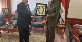 محافظ سوهاج يستقبل رئيس المنظمة العالمية لخريجي الأزهر الشريف بسوهاج