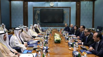 مدبولي ونظيره الكويتي يستعرضان سُبل تعزيز التعاون الثنائي بين البلدين