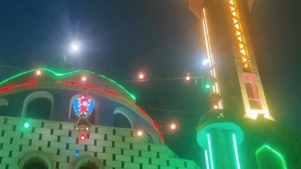 مساجد أسوان تتزين استعداداً لاستقبال شهر رمضان الكريم