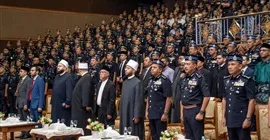 وزير الأوقاف يلتقي قيادات الشرطة الماليزية ويلقي محاضرة