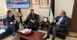 وزيرة شؤون المرأة ومندوب فلسطين يبحثان سبل دعم صمود المرأة الفلسطينية