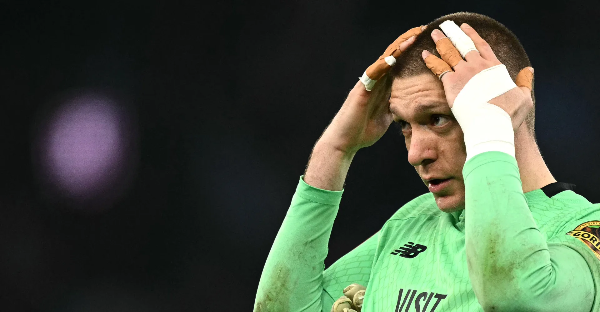 عقوبة تستهدف حراس مرمى كرة القدم.. ما هو قانون “8 ثواني” الجديد؟