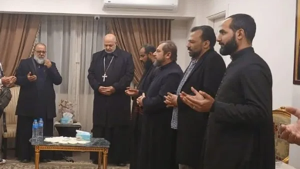الأنبا توماس يلتقي مسؤولي خدمة يسوع السجين بالإيبارشية