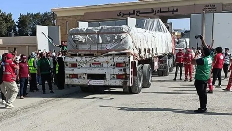 المحامين تدين وقف إدخال المساعدات الإنسانية إلى غزة