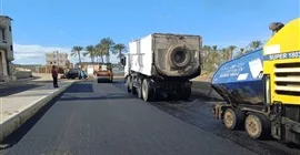 رصف طريق الملح بمركز إدكو بطول 4 كم وبتكلفة 18 مليون جنيه
