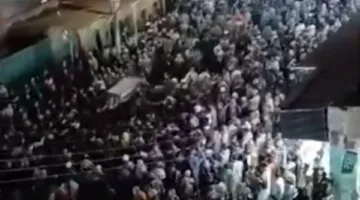 كانوا رايحين يفطروا .. تشييع جثامين أب وزوجته وابنه لقوا مصرعهم في حادث بالمنوفية