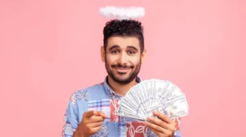مصرف يحوّل 81 تريليون دولار لعميل بالخطأ