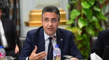 وكيل تموين قنا يتفقد معرض “أهلاً رمضان” في قفط