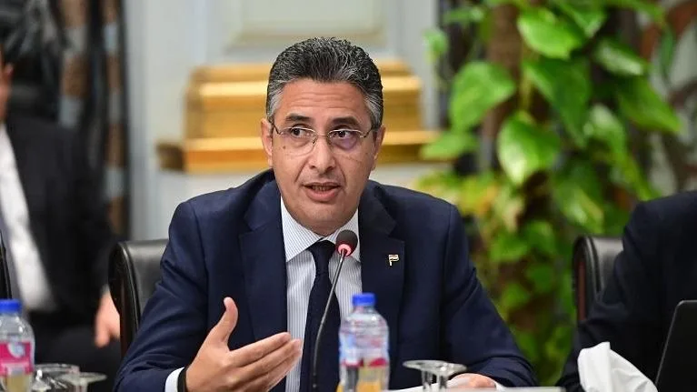 وكيل تموين قنا يتفقد معرض “أهلاً رمضان” في قفط