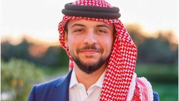 الأمير الحسين يؤدي اليمين الدستورية نائبًا للعاهل الأردني