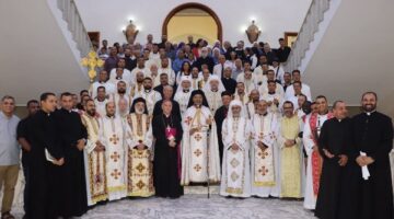 البطريرك الأنبا إبراهيم إسحق يحتفل بعيد شفيع الكلية الإكليريكية بالمعادي