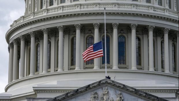 الشيوخ الأمريكي يعقد جلسة استثنائية وسط تفاؤل حذر بقرب إنهاء أطول إغلاق حكومي