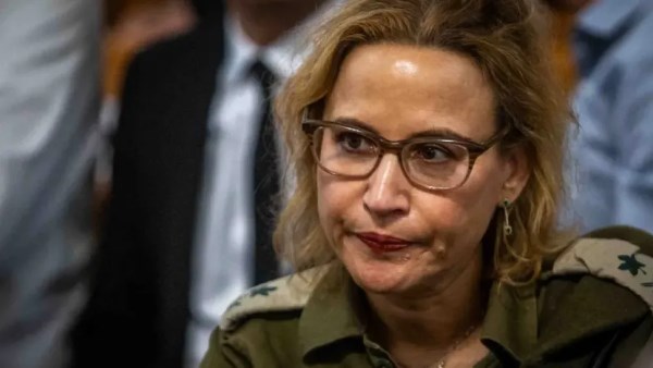 بعد محاولة انتحار.. نقل المدعية العسكرية الإسرائيلية السابقة إلى المستشفى