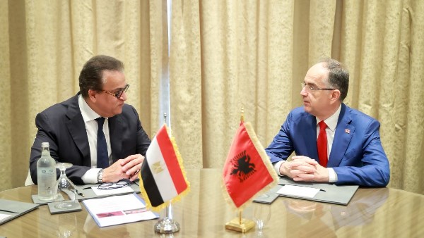 تقدير للخبرات المصرية المتطورة في الرعاية الصحية والدواء