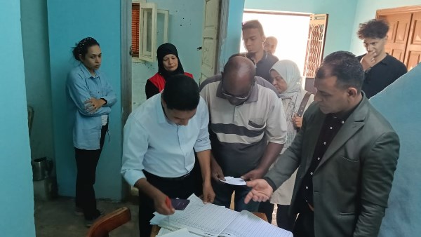 وكيل صحة الأقصر ورئيس مدينة البياضية يتابعان سير أعمال المنشآت الطبية