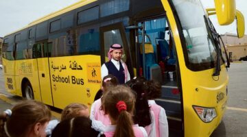 تنبيهات من المرور لقائدي الحافلات المدرسية عند صعود ونزول الطلاب